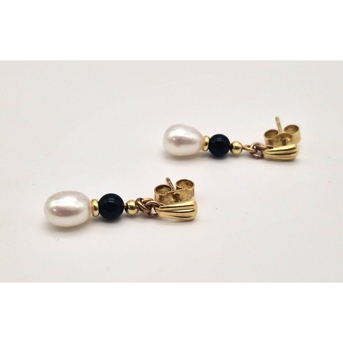 342 - A Black Onyx with Pearl Necklace and Drop Earring Set. 18K Gold clasp and earring backing. Necklace ... 