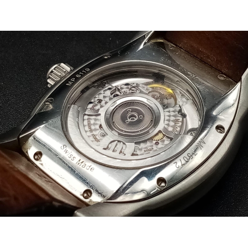 49 - A Maurice Lacroix Jours Retrogrades Gents watch. Original leather strap. Stainless steel case with s... 