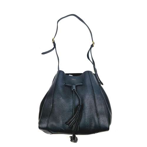 522 - A Mulberry Minnie Millie Grainy Black Leather Bag. Tasselled drawstring closure. Shoulder strap. 30 ... 