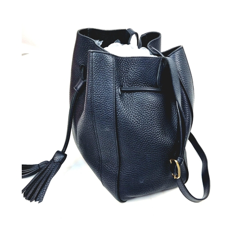 522 - A Mulberry Minnie Millie Grainy Black Leather Bag. Tasselled drawstring closure. Shoulder strap. 30 ... 