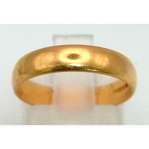 530 - A Vintage 18K Yellow Gold Band Ring. Size L. 2.57g.