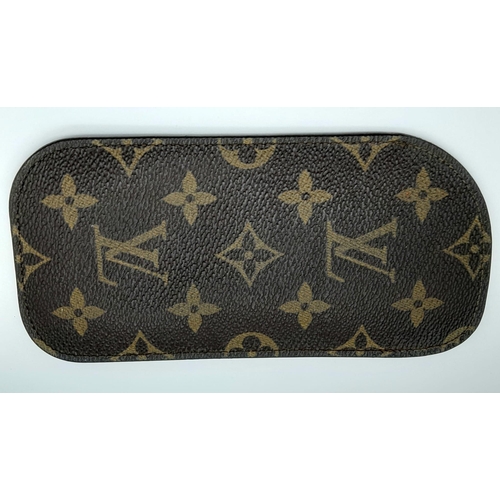 653 - A Louis Vuitton Sunglass Pouch. Monogram canvas. 17 x 8cm. Ref: 11419