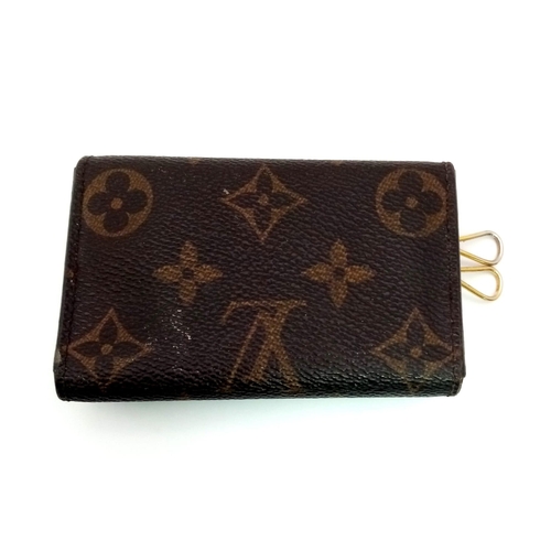 496 - A Louis Vuitton Key Holder Case. Monogram canvas. 11cm.
Ref: 11418