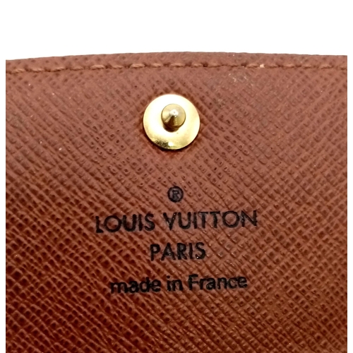 496 - A Louis Vuitton Key Holder Case. Monogram canvas. 11cm.
Ref: 11418