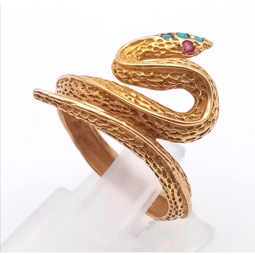 18K YELLOW GOLD, RUBY EYED SNAKE RING - 4.3G. SIZE L