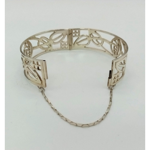 631 - A Vintage Excellent Condition Scottish Rennie Mackintosh Design Hallmarked Silver Bracelet in Origin... 