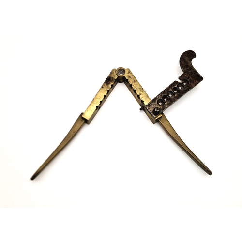 1068 - Heavy Duty Brass Steel Shot Mould. Nice plier-type hand-held example that enables 6 lead shot (appro... 