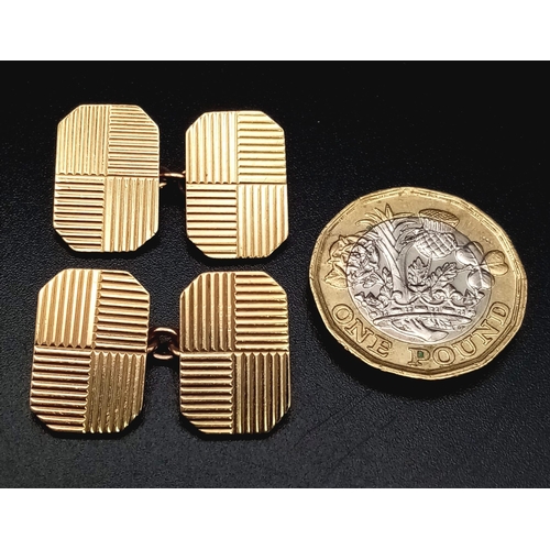 215 - 9k yellow gold engraved cufflinks 9.6g