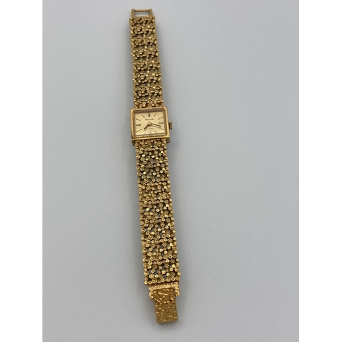 728 - Ladies vintage ACCURIST 21 Jewel wristwatch in gold tone having square face with stunning gold plate... 