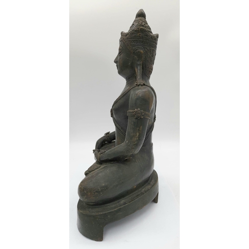 171 - A Large 18th Century (possibly earlier) Bronze Buddha Statue. This Tibetan Chinese piece is exceptio... 