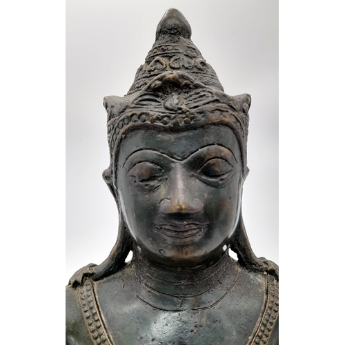 171 - A Large 18th Century (possibly earlier) Bronze Buddha Statue. This Tibetan Chinese piece is exceptio... 