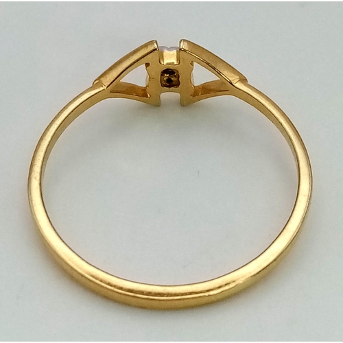 513 - 18K Yellow Gold DIAMOND SET RING 1.3G SIZE M