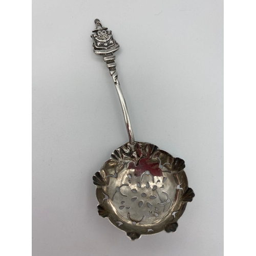 181 - Antique SILVER SIFTING SPOON having clear Hallmark for John Milward Banks Birmingham circa 1901. Fin... 