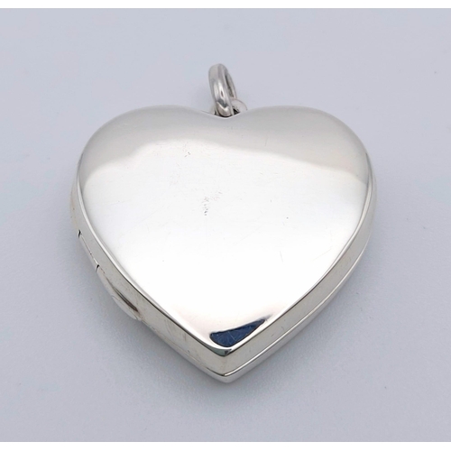 760 - STERLING SILVER HEART LOCKET 4.6G