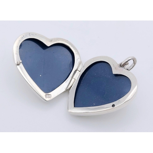 760 - STERLING SILVER HEART LOCKET 4.6G