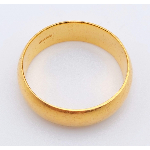 211 - A 22K Yellow Gold Band Ring. Size M. 5.14g. ref: 5 -615.