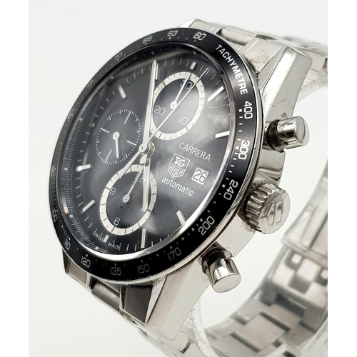 130 - A Tag Heuer Carrera Automatic Gents Chronograph watch. Stainless steel strap and case - 41mm. Black ... 