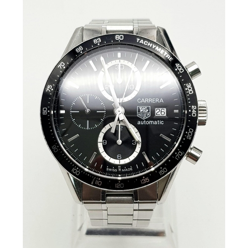 130 - A Tag Heuer Carrera Automatic Gents Chronograph watch. Stainless steel strap and case - 41mm. Black ... 