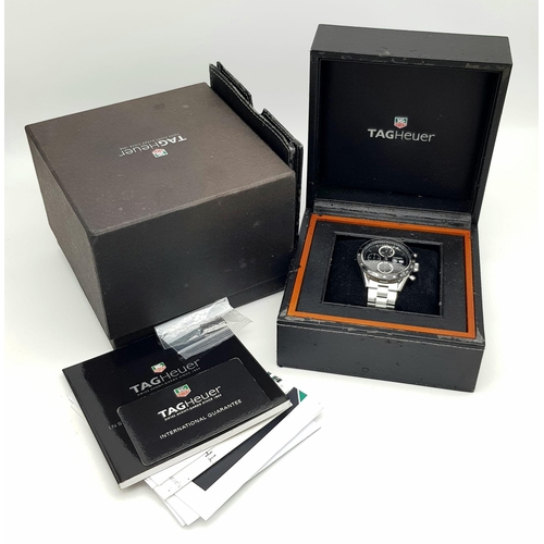 130 - A Tag Heuer Carrera Automatic Gents Chronograph watch. Stainless steel strap and case - 41mm. Black ... 