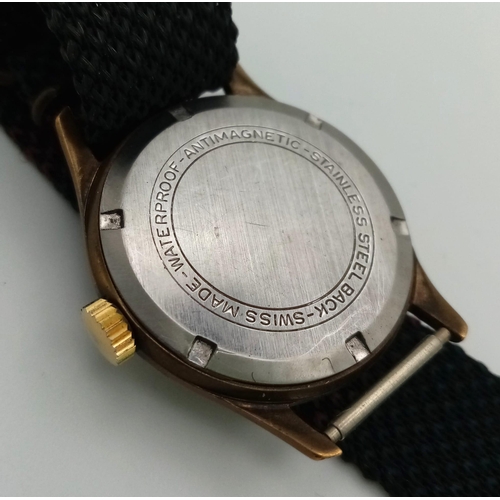 214 - A Vintage Mithras 17Jewel Executive 707 Gents watch. Cloth strap. Two tone case - 34mm. Mechanical m... 