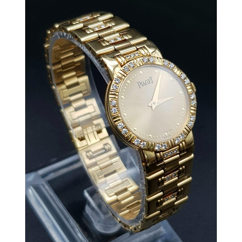 375 - PIAGET 18K GOLD QUARTZ LADIES WRISTWATCH, WITH DIAMOND BEZEL AND LINKAGE . SOLID 18K GOLD STRAP. QUA... 