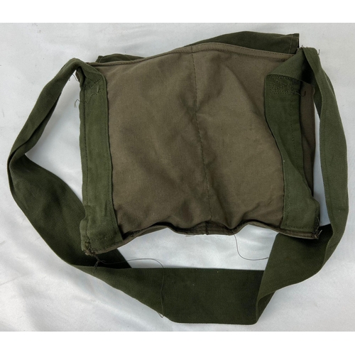 411 - Vietnam War Era US Claymore Bag with Line and Clacker. No Mine.