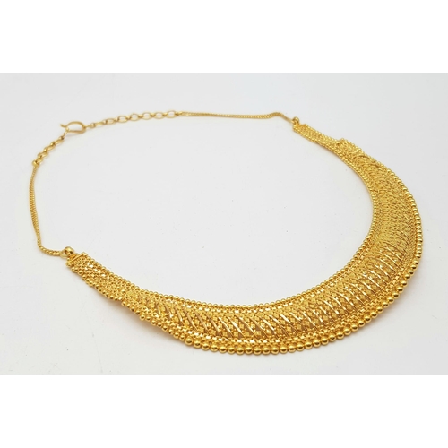 52 - An Asian 22k Yellow Gold Choker Necklace. 36cm. 30.5g. Ref: 5-714