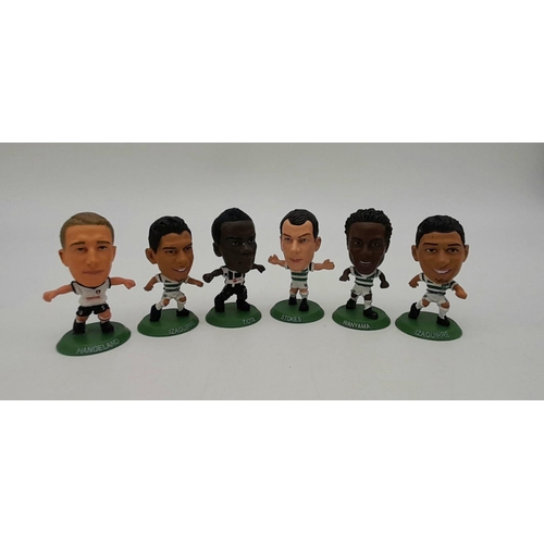 1526 - 30 Football Soccer Starz figures. please see photos for players and teams.