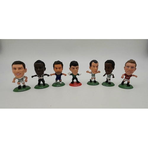 1526 - 30 Football Soccer Starz figures. please see photos for players and teams.