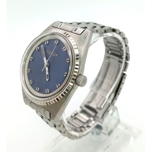 681 - A Vintage Citizen 21 Jewel Automatic Gents watch. Stainless steel strap and case - 36mm. Blue dial. ... 