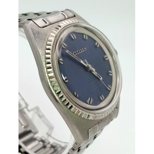 681 - A Vintage Citizen 21 Jewel Automatic Gents watch. Stainless steel strap and case - 36mm. Blue dial. ... 