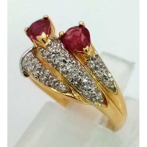 213 - 18K Yellow Gold DIAMOND & RUBY FANCY CLUSTER RING RUBY 0.60CT & DIAMOND 0.30CT 3.4G SIZE I/J