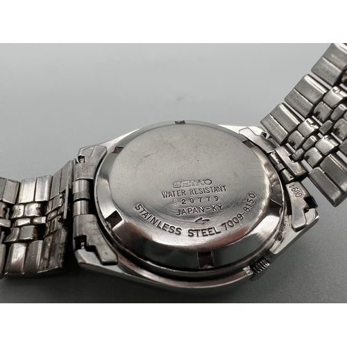 456 - A Vintage Seiko 5 Automatic Gents Watch. Stainless steel strap and case - 36mm. Silver tone dial wit... 