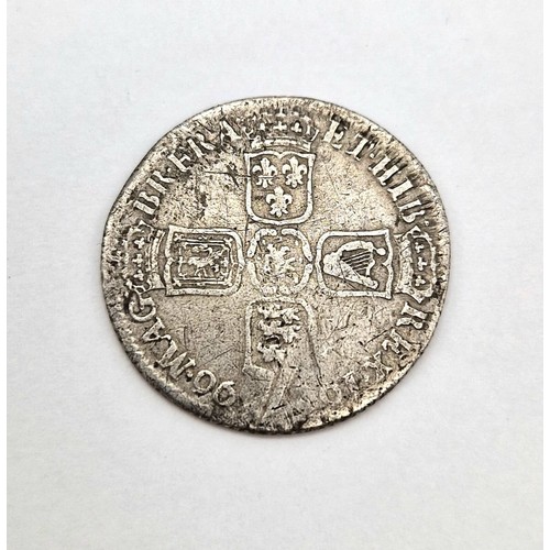 797 - A William III 1696 Silver One Shilling Coin. S3497. 1st Bust. Please see photos for conditions.