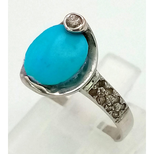 1007 - A Vintage 18K White Gold Turquoise Ring. Size N. 2.56g total weight.