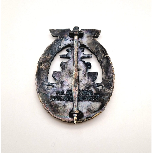 264 - WW2 German Kriegsmarine High Seas Fleet Badge. Maker: Schwerin, Berlin.