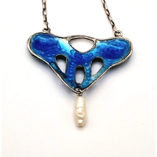 981 - A Silver Arts and Crafts Enamel and Pearl Chain. 42cm