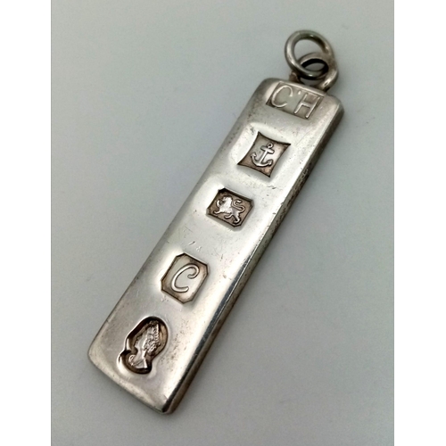 1137 - A 925 Silver Queen Elizabeth II Jubilee Pendant. 5cm. 15.2g