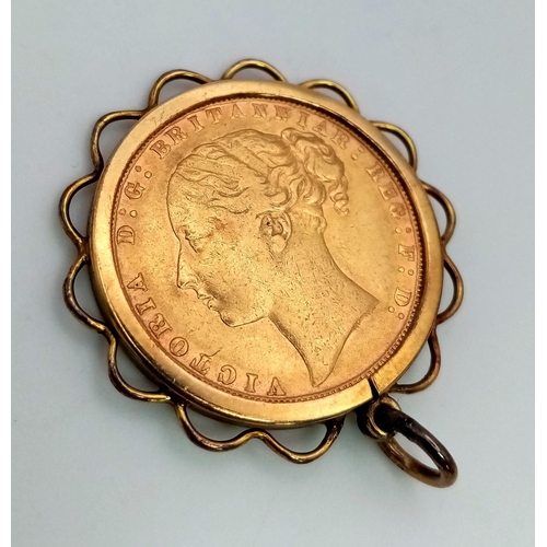 33 - An 1871 Queen Victoria 22K Gold Full Sovereign in a 9K Gold casing. 9.64g total weight.