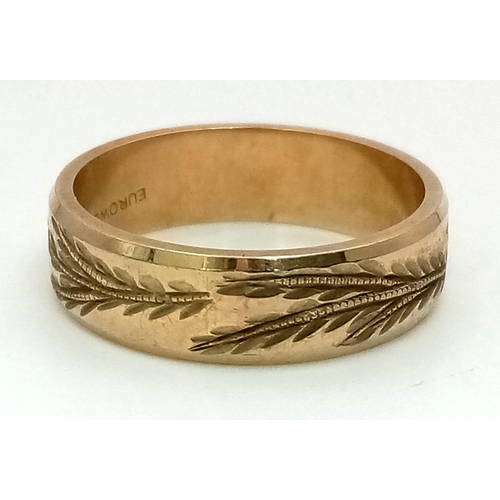 43 - A Vintage 9K Yellow Gold Decorative Leaf Band Ring. Size L.
3.86g.