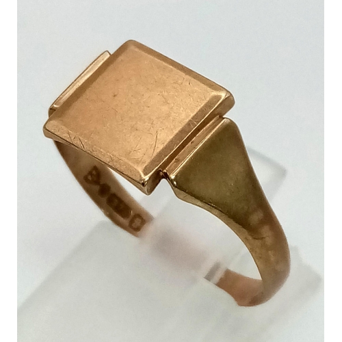 493 - A Vintage 9K Yellow Gold Signet Ring. Size W. 2.2g