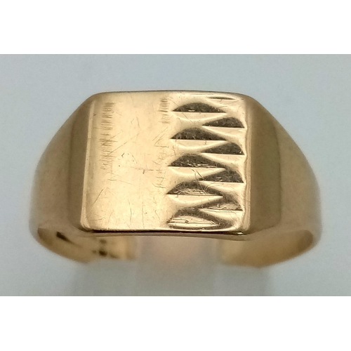 60 - A Vintage 9K Yellow Gold Signet Ring. Size U. 3.56g