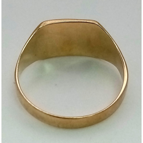 60 - A Vintage 9K Yellow Gold Signet Ring. Size U. 3.56g