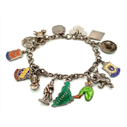 1481 - Vintage Silver Charm Bracelet. 28.4grams. 32cm length.