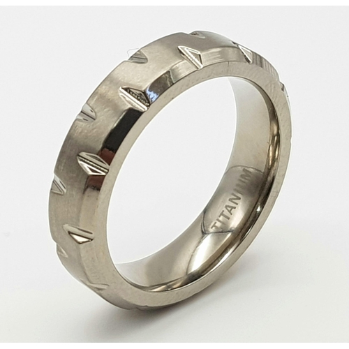 1431 - Titanium Band Ring. 4.9grams. Size U.