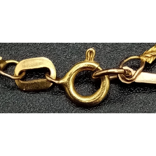 592 - An Italian 9K Yellow Gold LA Bracelet. 20cm. 1.22g