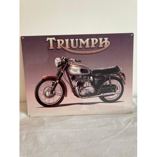 1172 - Vintage metal Sign for the TRIUMPH BONNEVILLE motorcycle.
16”x 12”. (40 x 30 cm).