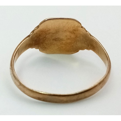 452 - A Vintage 9K Yellow Gold Signet Ring. Size S. 2.68g