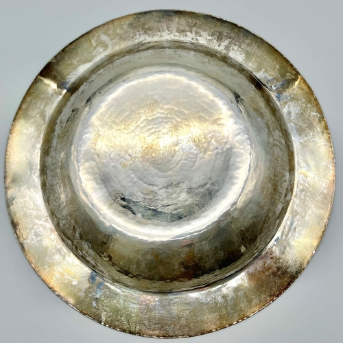 209 - 925 Solid Silver Dish, Hallmarked Peter Morton Browne-London 2006. Weighs 598grams. 24cm Diameter.