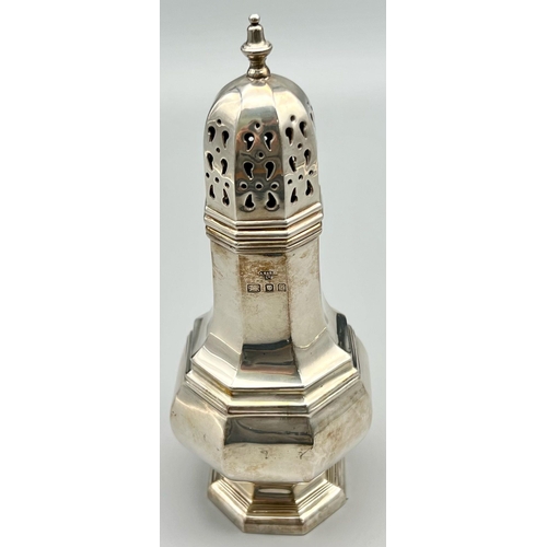 918 - A Vintage Sterling Silver Caster. Hallmarks for London 1974.
18cm tall. 165.7g